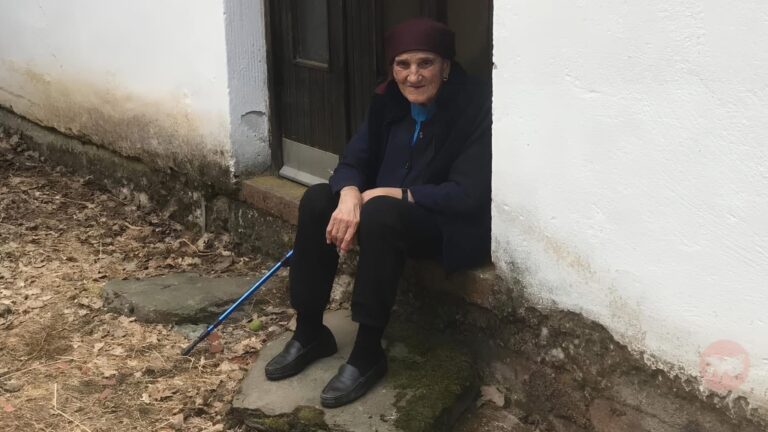 Nëna Metullahe – Zemra e Shtëpisë në Siarinë të Medvegjës