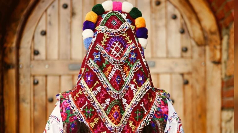 Krenaria e Medvegjës në Kostumet e Grave Shqiptare