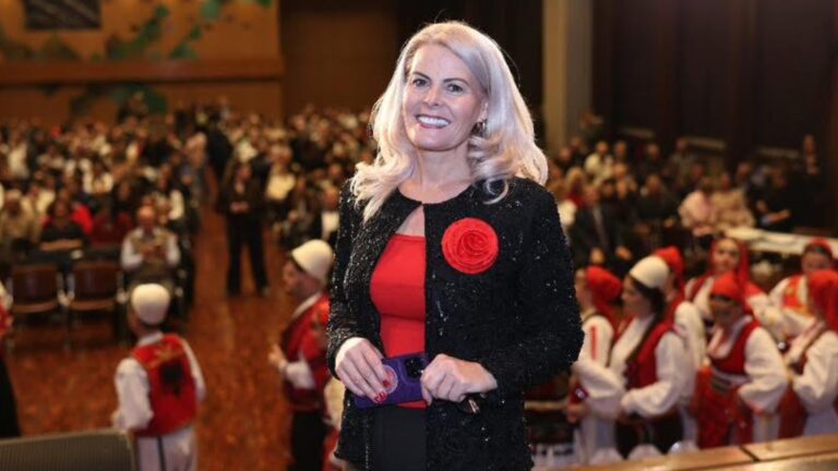 FESTIVALI FOLKLORIK MBARËKOMBËTAR “DIASPORA JEHON” MBLEDH SHQIPTARËT NË ZVICËR